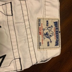 True Religion white cutoffs. Sz. 27.